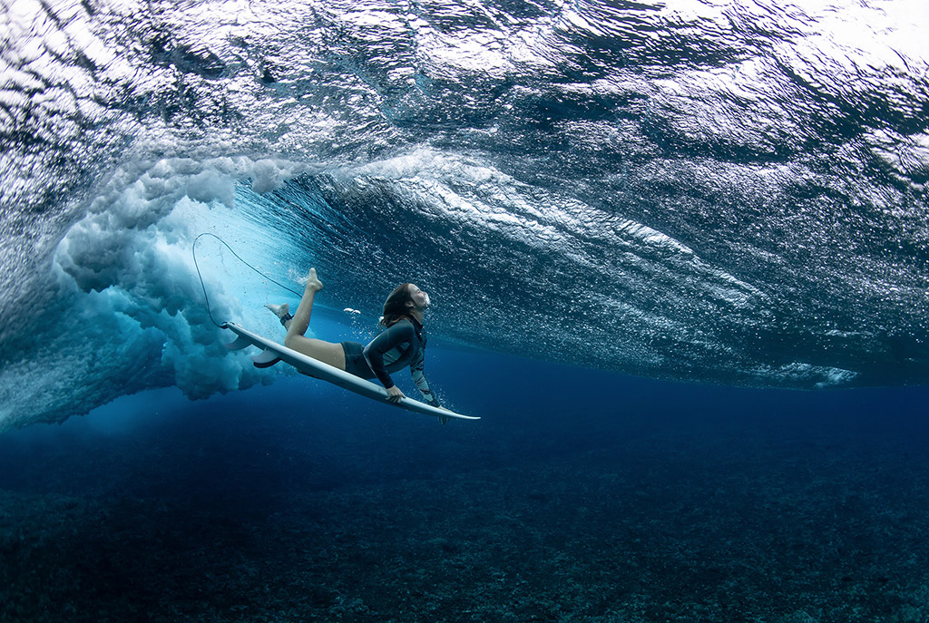 Duck Dive by Ryan Pierse surfer under water