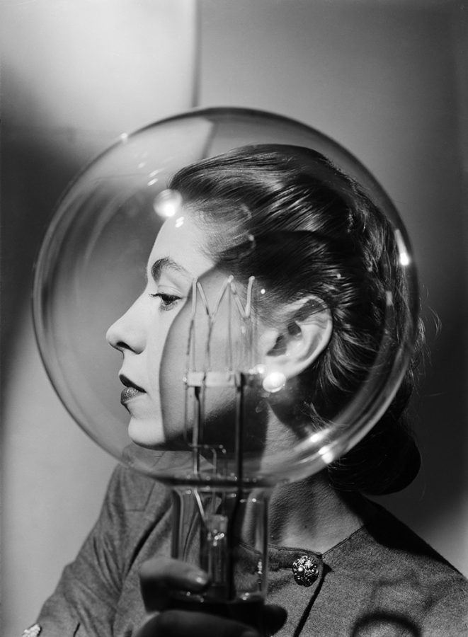 Lee Miller, Model with lightbulb, Vogue Studio, London, England c.1943 © Lee Miller Archives, England 2024. All rights reserved. leemiller.co.uk tate 2025 exhibition