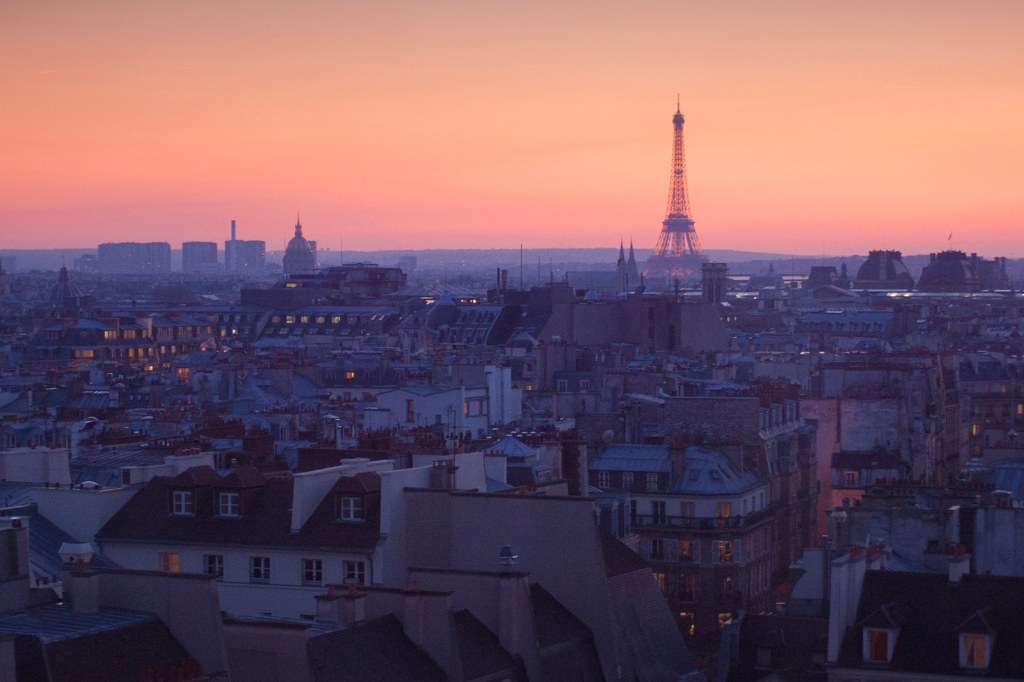 Epson R-D1 sample image, Paris cityscape at sunset