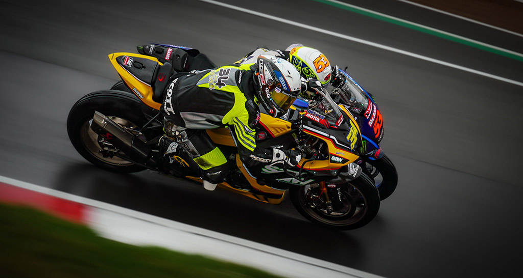 two motorbikes racing side by sideSpeeding Tandem
Sony A6400, 18-135mm f/3.5-5.6 OSS, 1/100sec at f/7.1, ISO 10