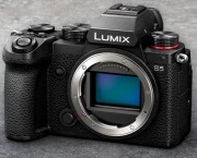 Full-frame Panasonic Lumix S5