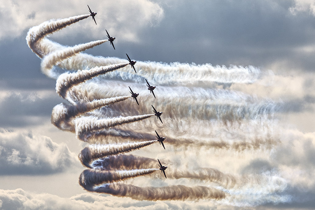 red arrows display mid flight