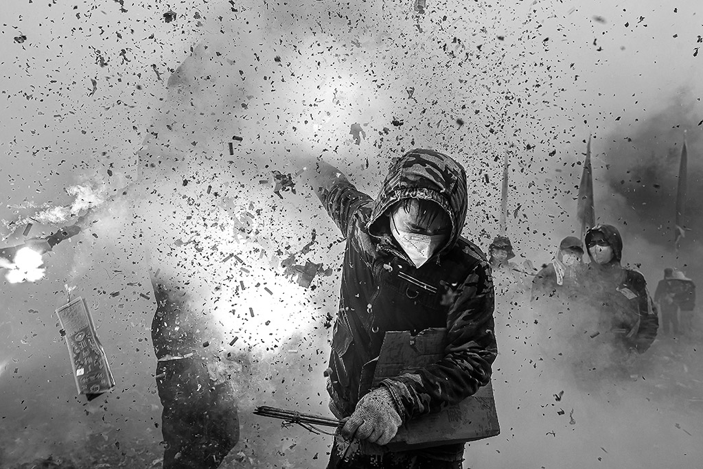 Black and White photo awards winners released! Cracking Spring Festival image takes top spot