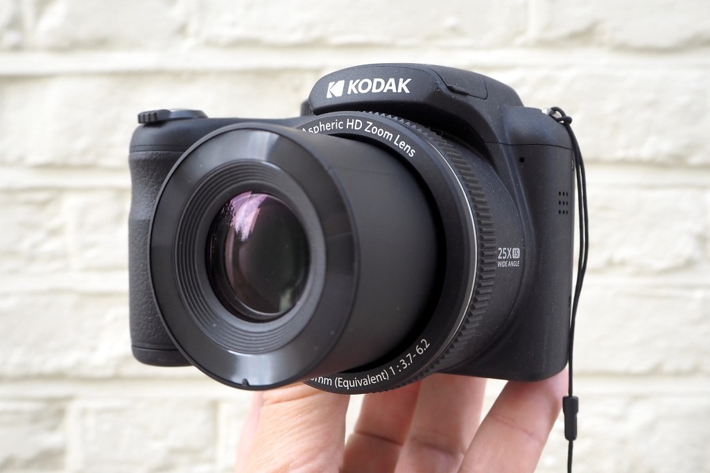 Kodak PixPro AZ255 Review – 25x bridge camera