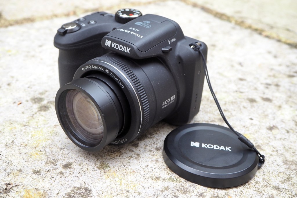 Kodak Pixpro AZ405 review – big 40x lens, compact body