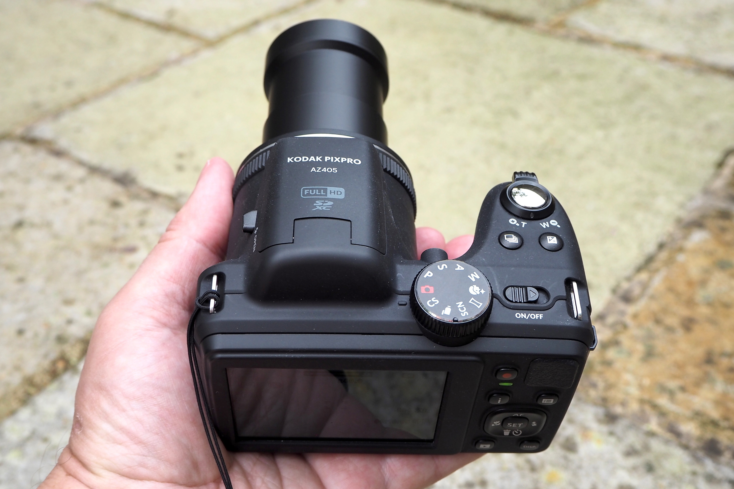 Kodak Pixpro AZ405 review big 40x lens, compact body Amateur