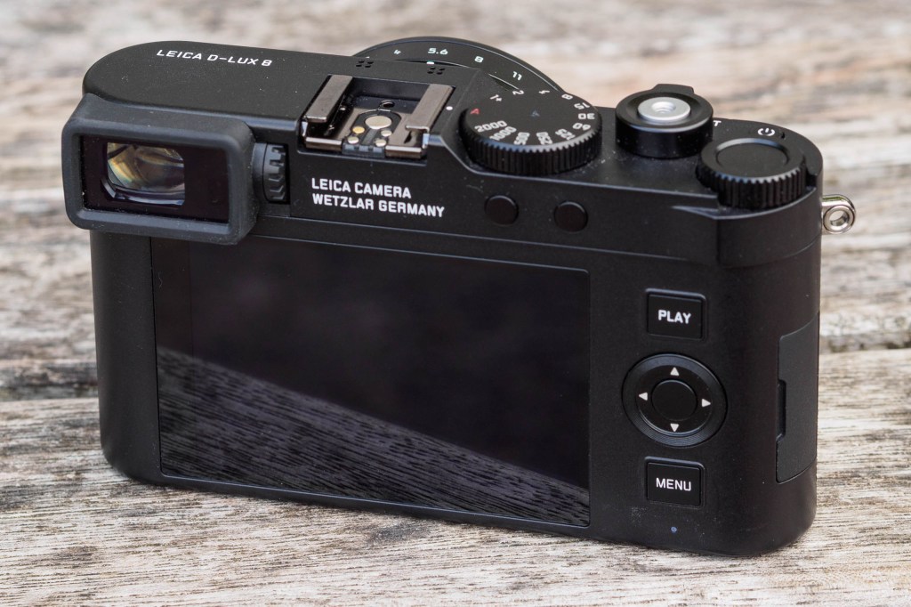 Leica D-Lux 8 rear controls