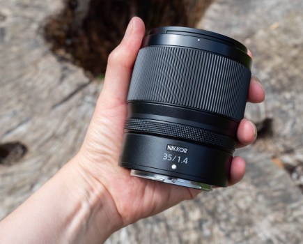 Nikon Nikkor Z 35mm f/1.4 in hAND