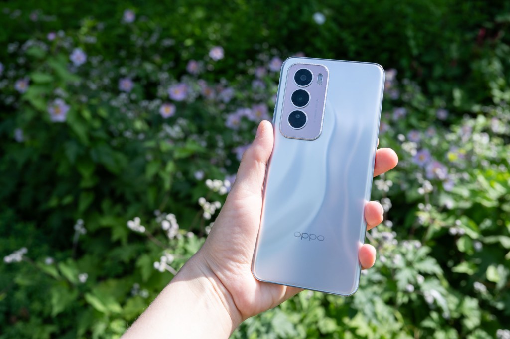 OPPO Reno 12 in hand