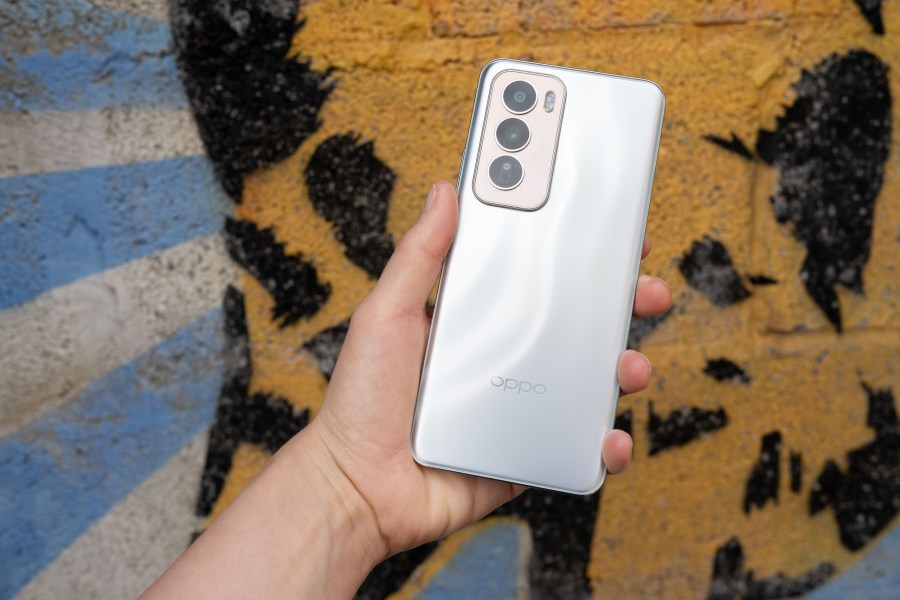 OPPO Reno 12 in hand