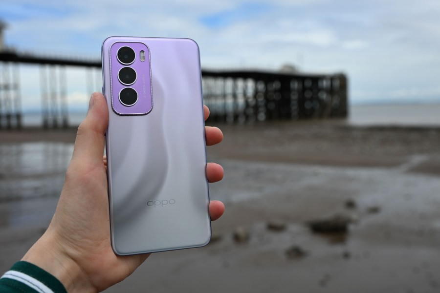 Oppo Reno 12 Pro in hand