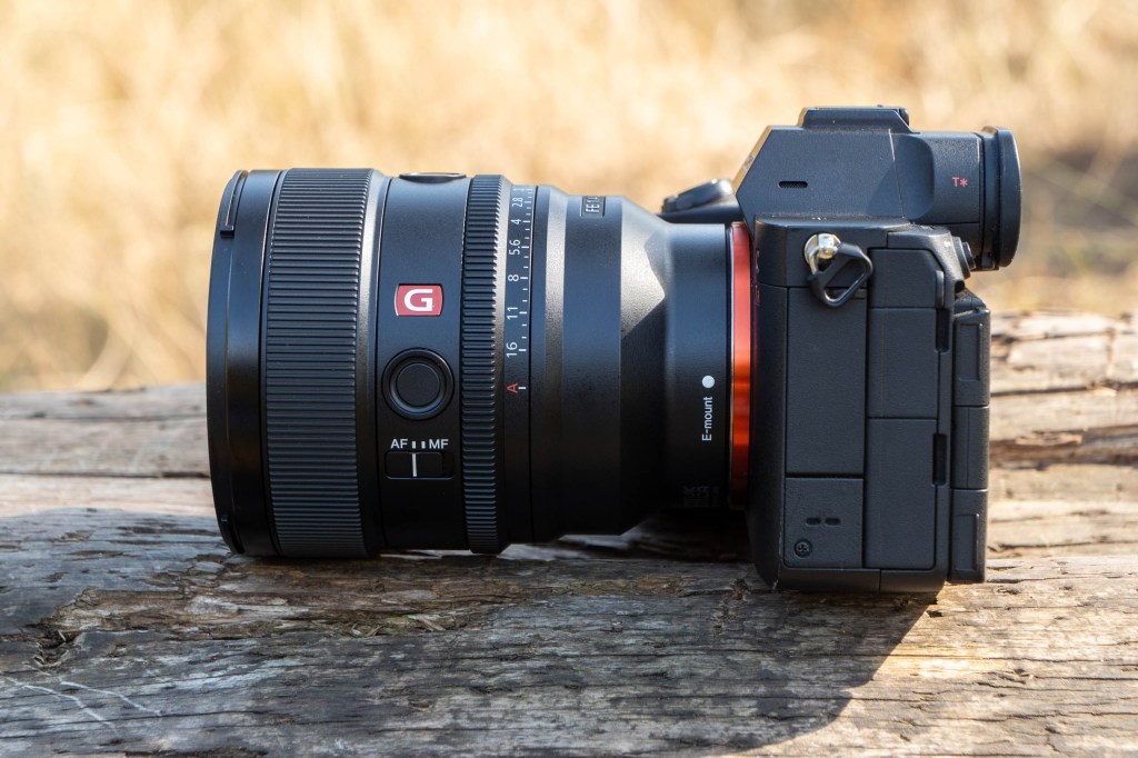 Sony FE 85mm F1.4 GM II controls