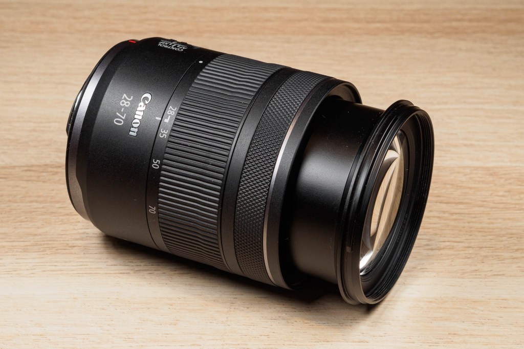 Canon RF 28-70mm F2.8 IS STM at 28mm