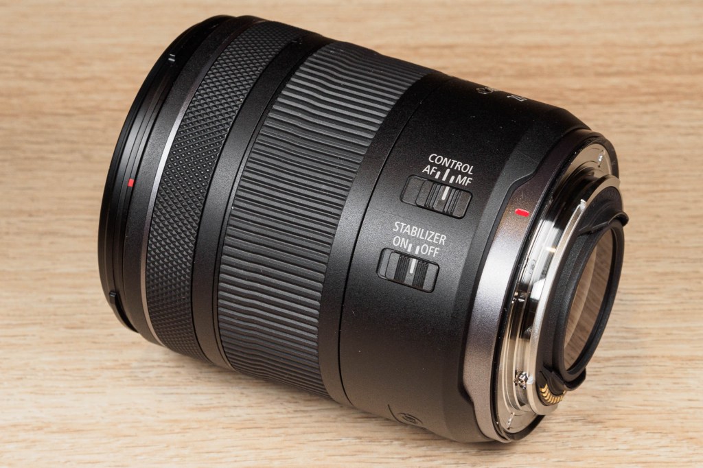 Canon RF 28-70mm F2.8 IS STM switches