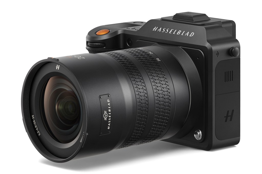 Hasselblad XCD 20-35E f/3.2-4.5 ultra-wide zoom lens. Image: Hasselblad