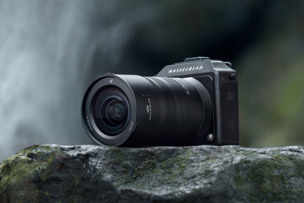 Hasselblad XCD 20-35E f/3.2-4.5 ultra-wide zoom lens. Image: Hasselblad