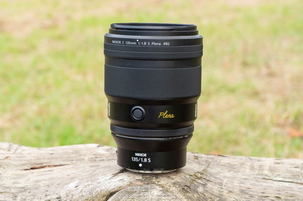 Nikon Nikkor 135mm f/1.8 S Plena Lens, best lenses for bokeh