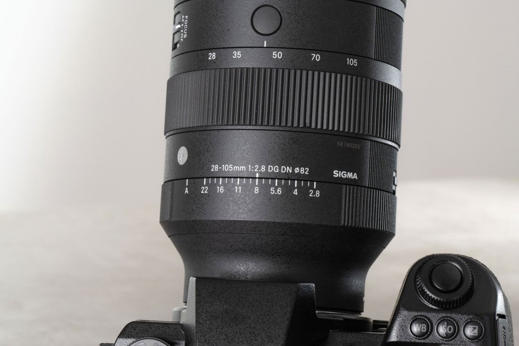 Sigma 28-105mm F2.8 DG DN Art aperture ring