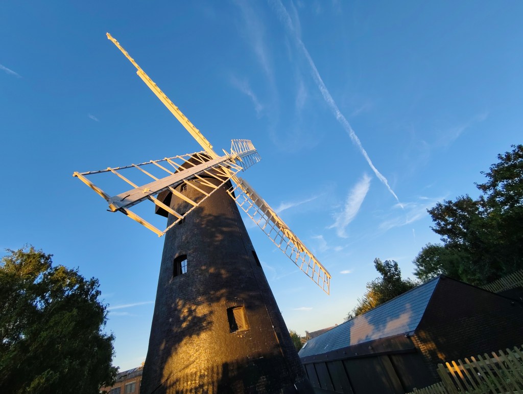 Ultra-wide-angle camera. Windmill. Photo JW