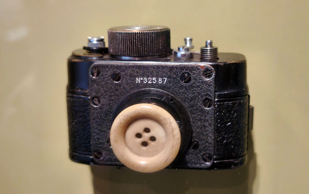 Stasi museum, button camera