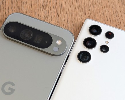 Google Pixel 9 Pro XL vs Samsung Galaxy S22 Ultra - which one does 10x zoom better?