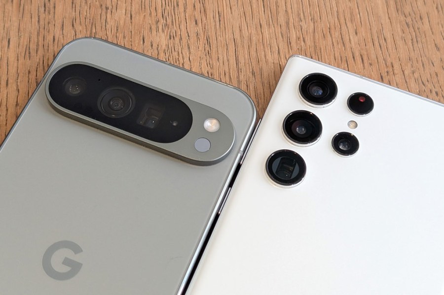 Google Pixel 9 Pro XL vs Samsung Galaxy S22 Ultra - which one does 10x zoom better?