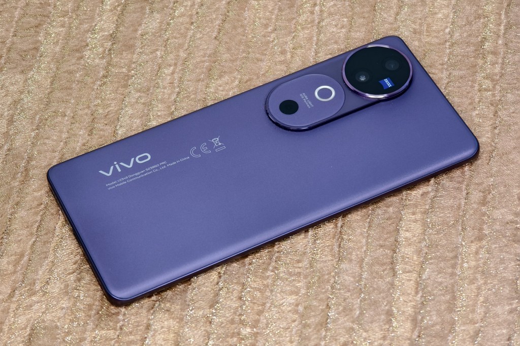 Vivo V40. Photo JW