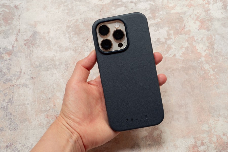 The back of the Mujjo Maizcase for iPhone 16 Pro case in hand