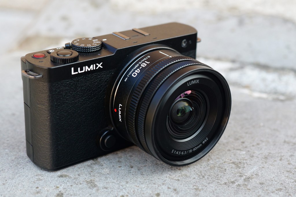 Panasonic LUMIX S 18-40mm F4.5-6.3 lens. Image: Panasonic