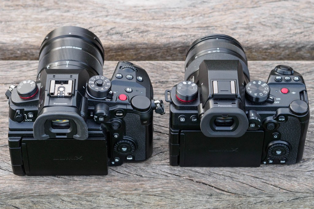 Panasonic Lumix GH7 vs G9II, top back view