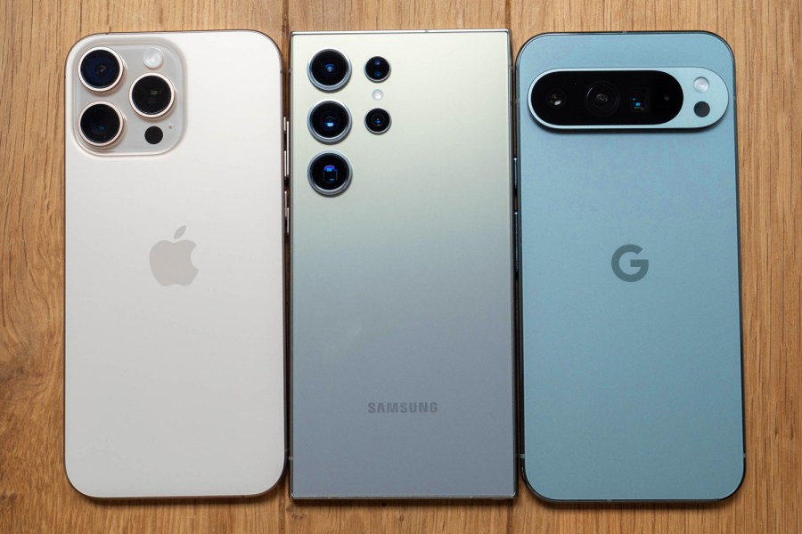 iPhone 16 Pro Max, Samsung Galaxy S24 Ultra, Google Pixel 9 Pro XL. Photo Amy Davies