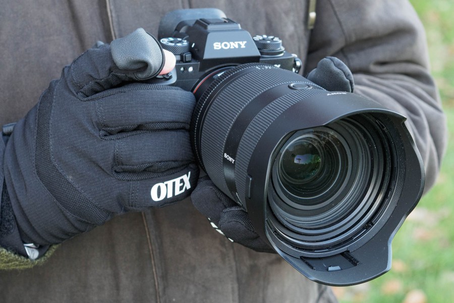 OTEX XT-801 photography gloves in use