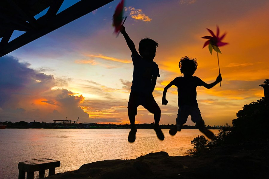 ap x tecno shot on camon tecno master photographer winner two children jumping in the air at sunset