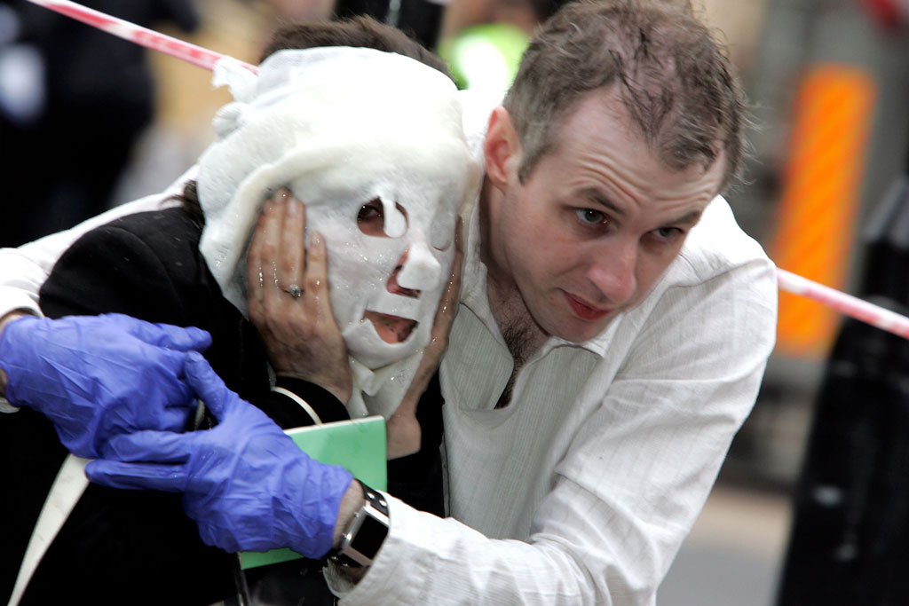 Paul Dadge helps Davinia Turrell by Gareth Cattermole 7th July 2005