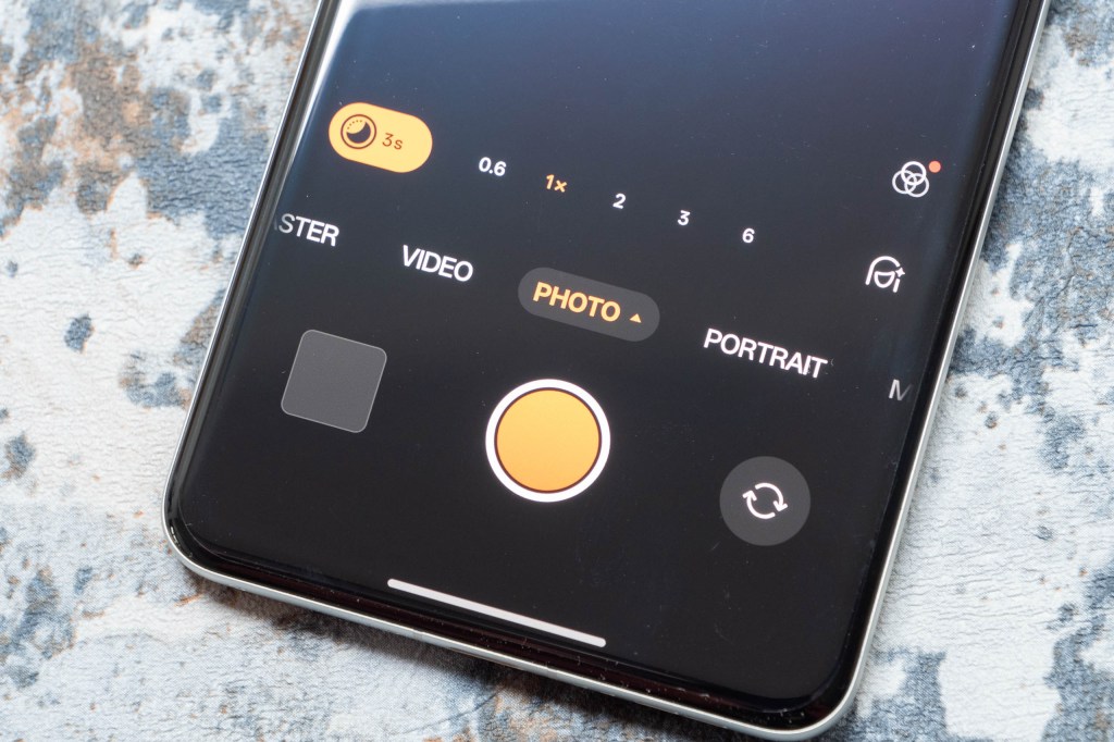 The native camera app of the Oppo Find X8 Pro, showing the default shooting mode (Photo)