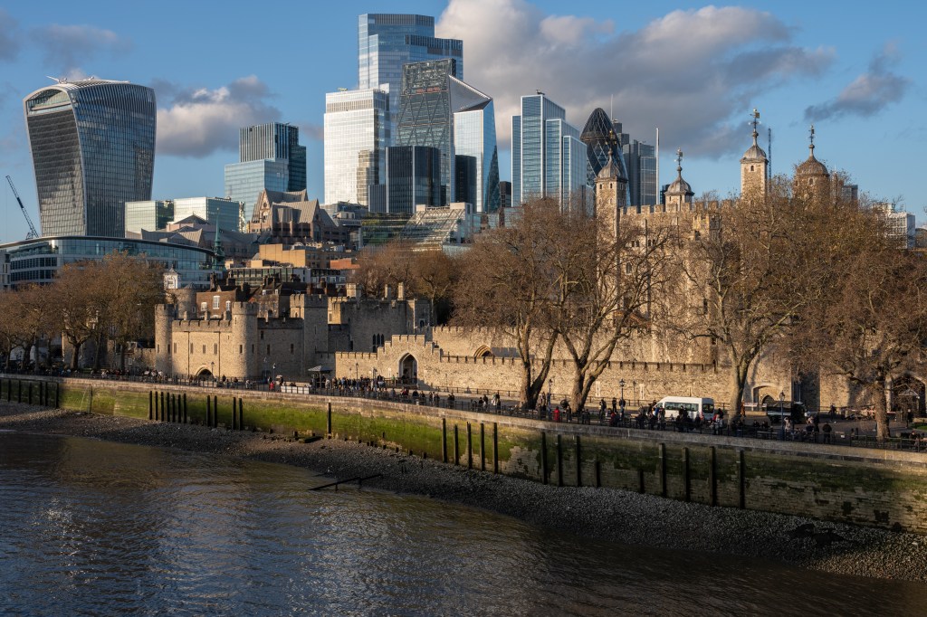 Sony A1 II Tower of London and city skyline sample image