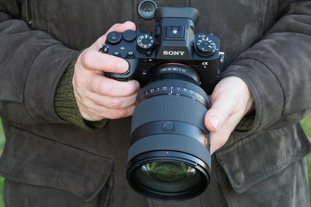 Sony FE 28-70mm F2 GM in-hand 