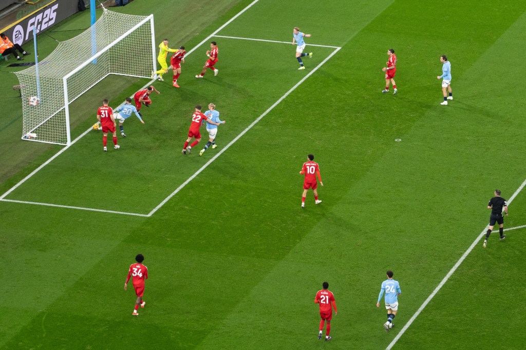 Bernardo Silva scores for Manchester City against Nottingham Forest, 4th December 2024