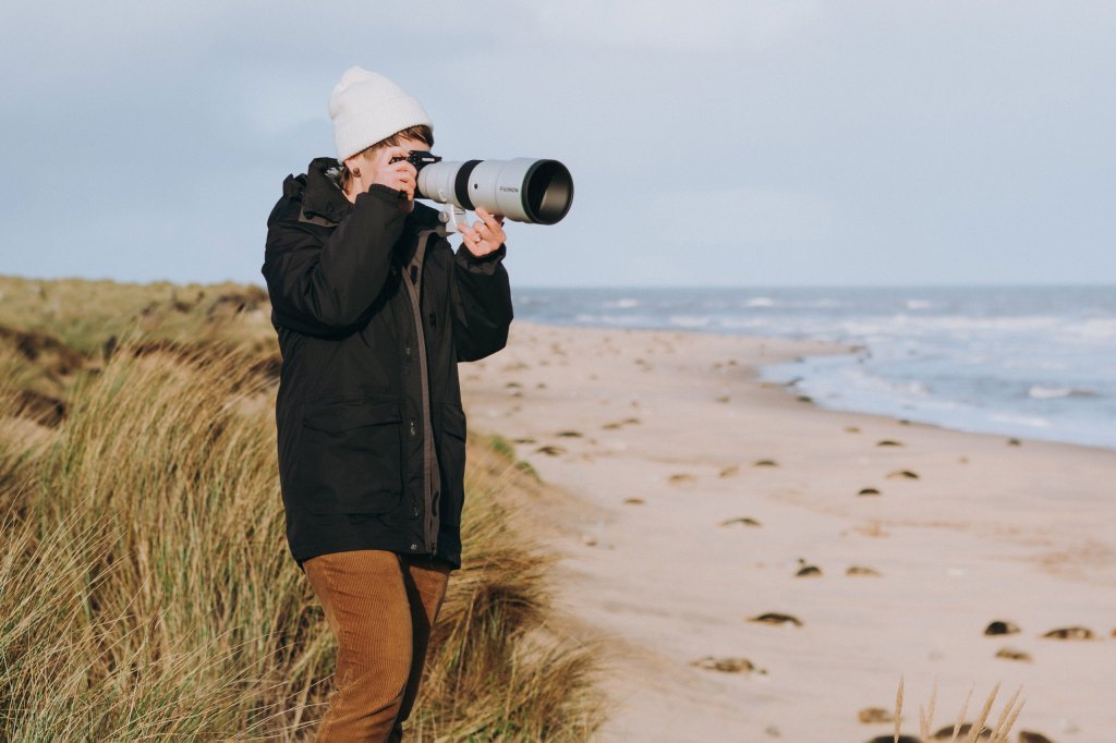 Emily Endean with the Fujifilm XF 500mm on the coast