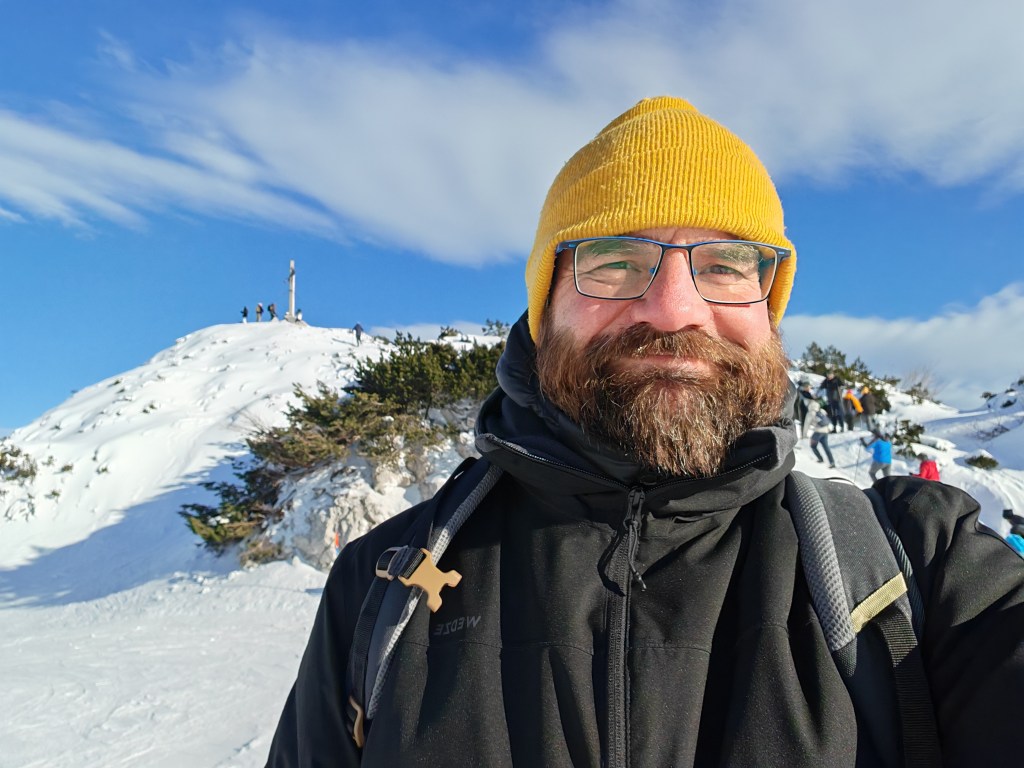 Selfie taken up a snowy mountain using the Honor Magic7 Pro selfie camera. Photo: Me.