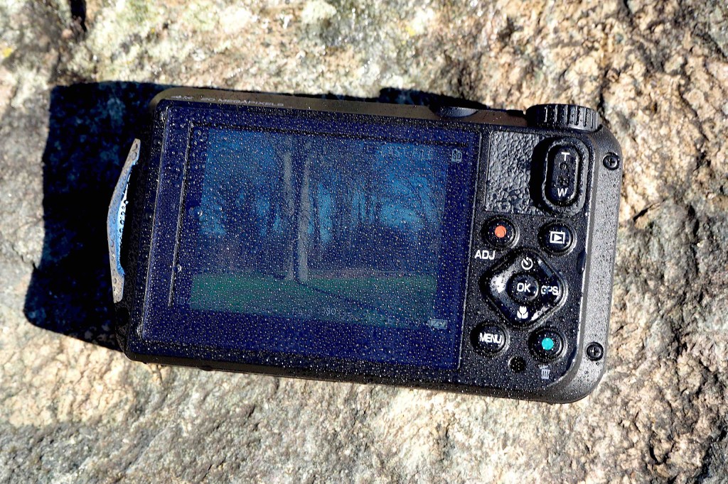 Pentax WG-8 compact camera LCD screen