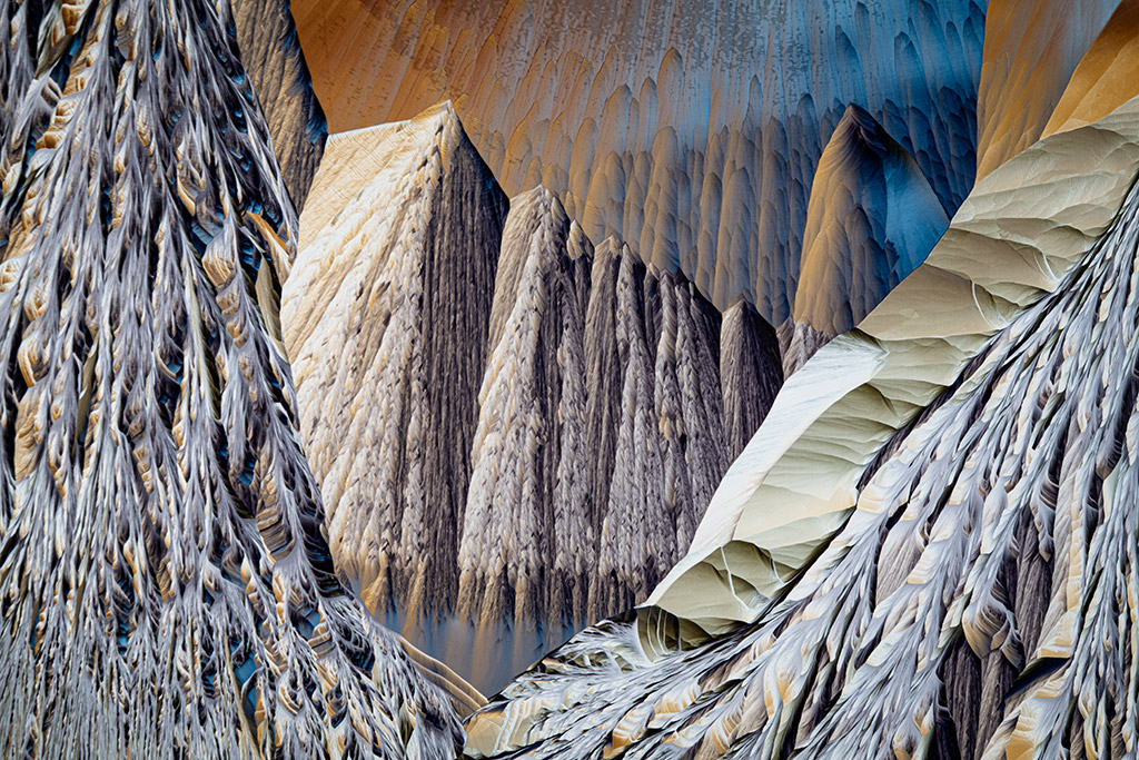 close-up photo of crystals of amino acids, created by first making a solution of beta-alanine and L-glutamine in water and ethanol