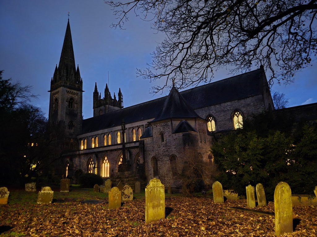 A low light sample image taken with the Samsung Galaxy Z Flip 6, 1x lens