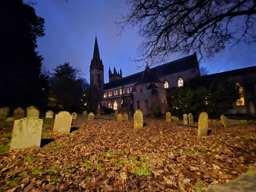 A low light sample image taken with the Samsung Galaxy Z Flip 6, ultrawide lens