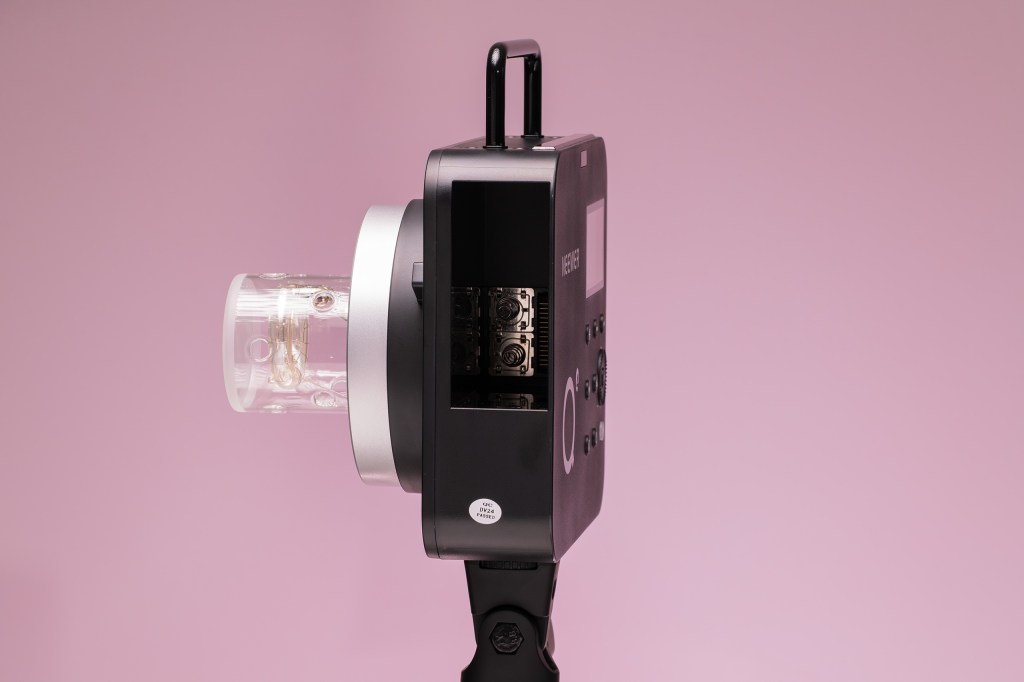 Neewer Q4 photography light, flash unit, side view