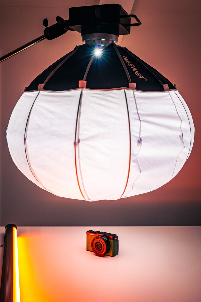 Neewer Q4 photography light, flash unit