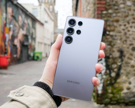 The Samsung Galaxy S25 Ultra in hand