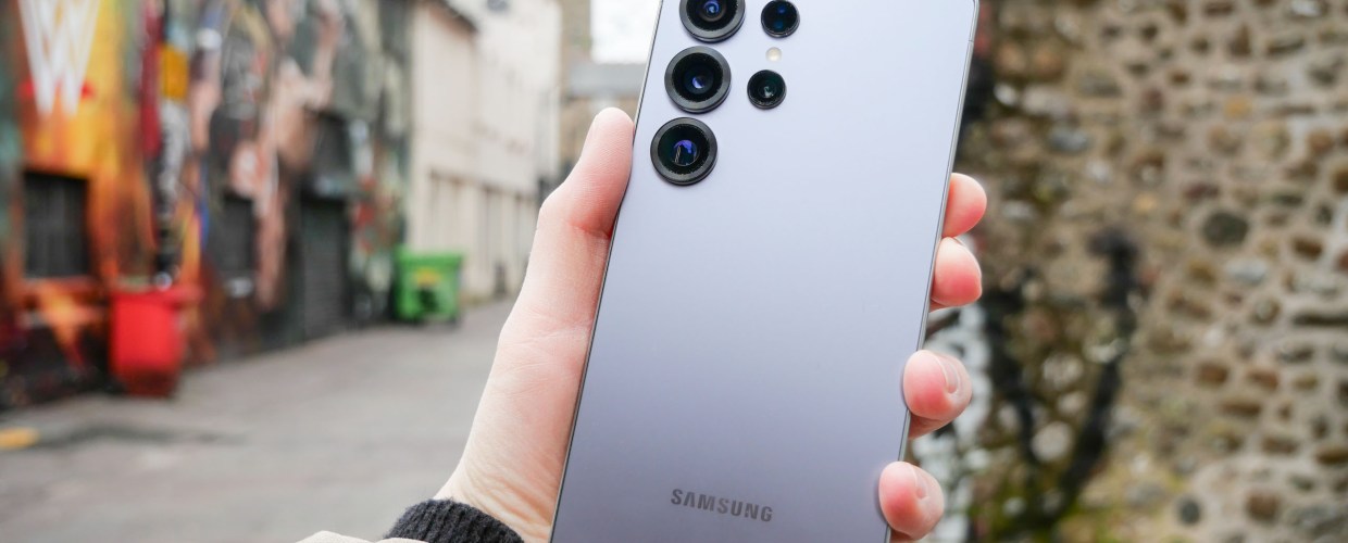 The Samsung Galaxy S25 Ultra in hand