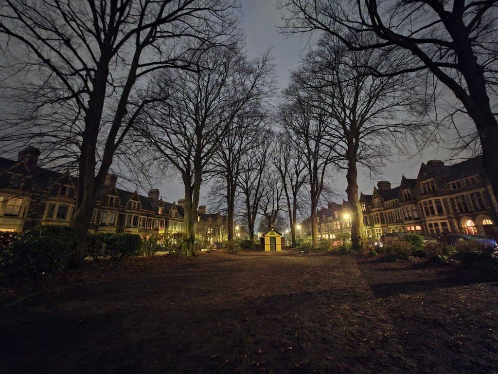 A sample image taken in low light with the Samsung Galaxy S25 Ultra, ultrawide lens