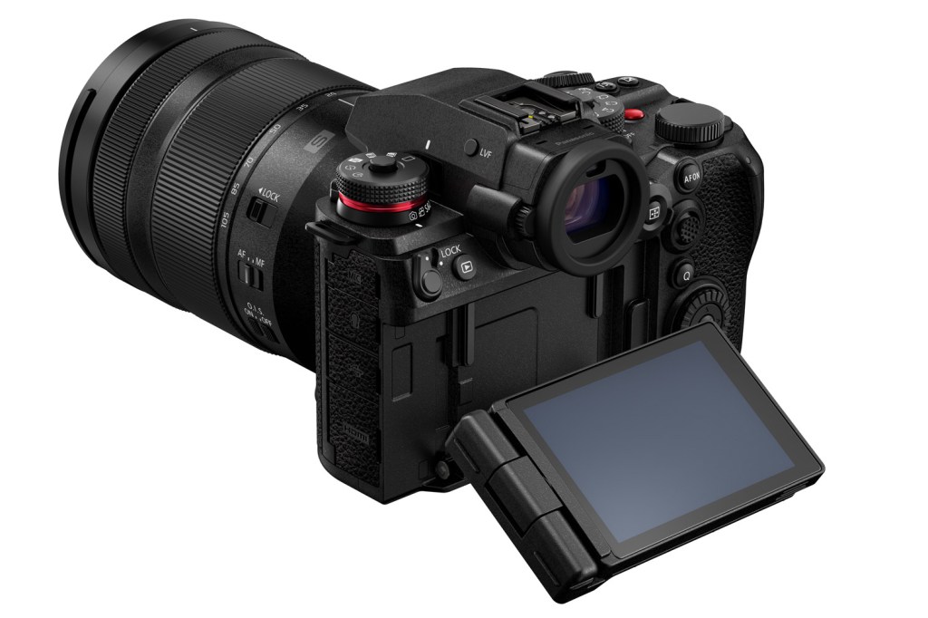 Panasonic Lumix S1R II, rear tilting screen. Image: Panasonic